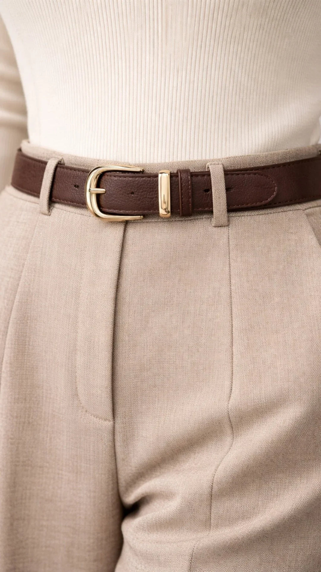 SOTTILE IN PELLE CON FIBBIA METALLICA