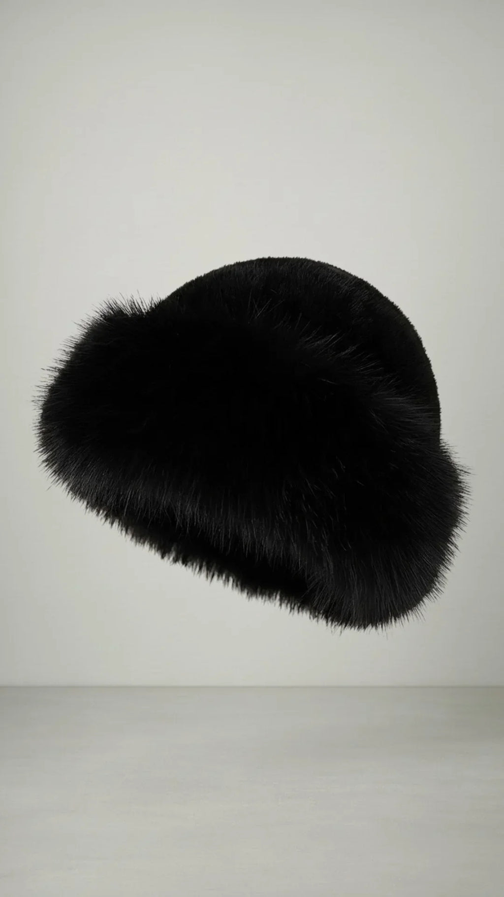 CAPPELLO BOMBER IN MAGLIA MORBIDA